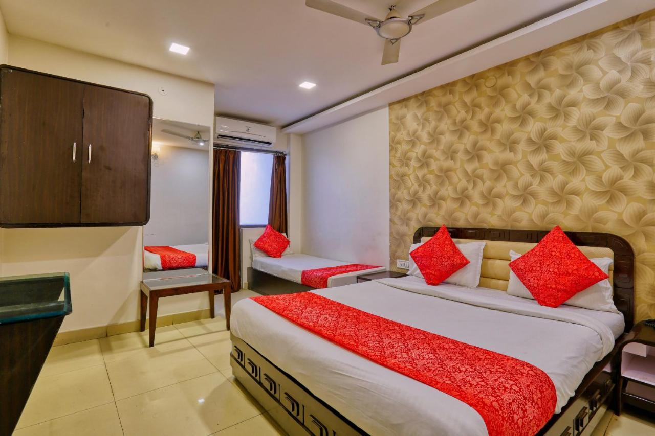 Hotel Galaxy Indore Exterior photo