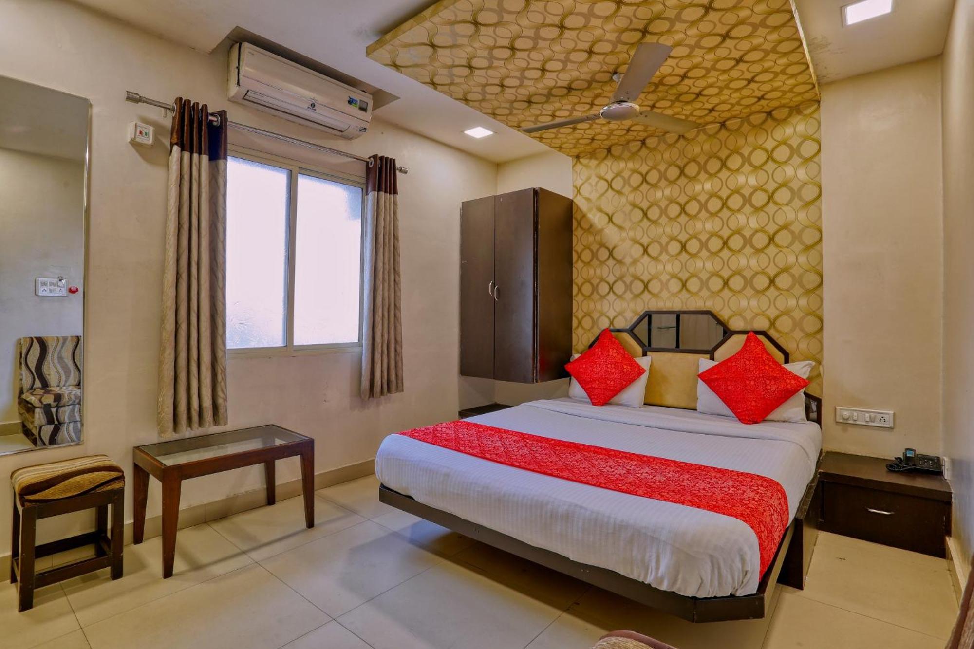 Hotel Galaxy Indore Exterior photo